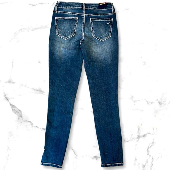 Rampage Sophie mid rise star distressed hem jeans sz 1 NWT 010 - Picture 2 of 2